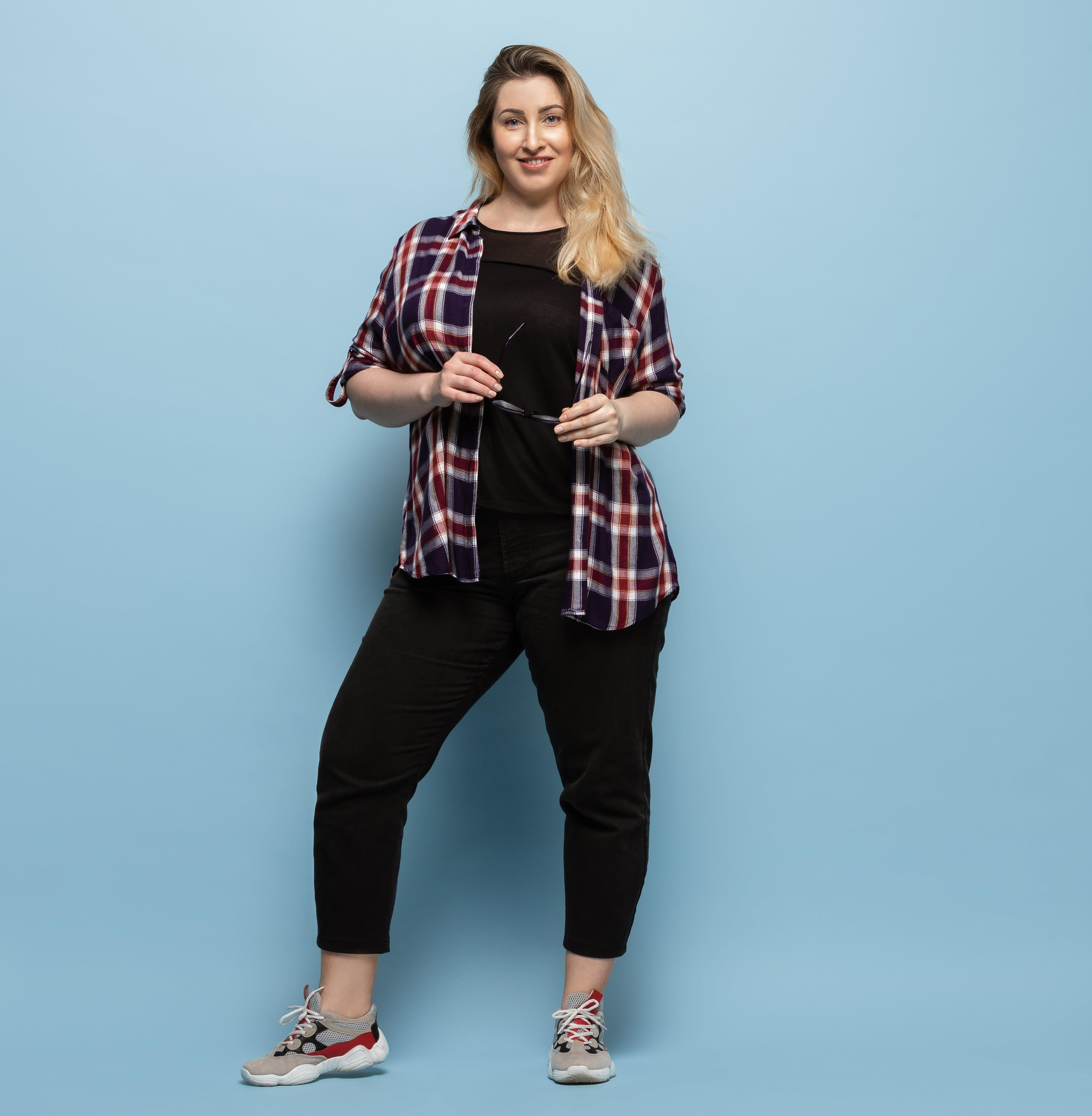 How to Style Denim Jeans for Curvy Figures