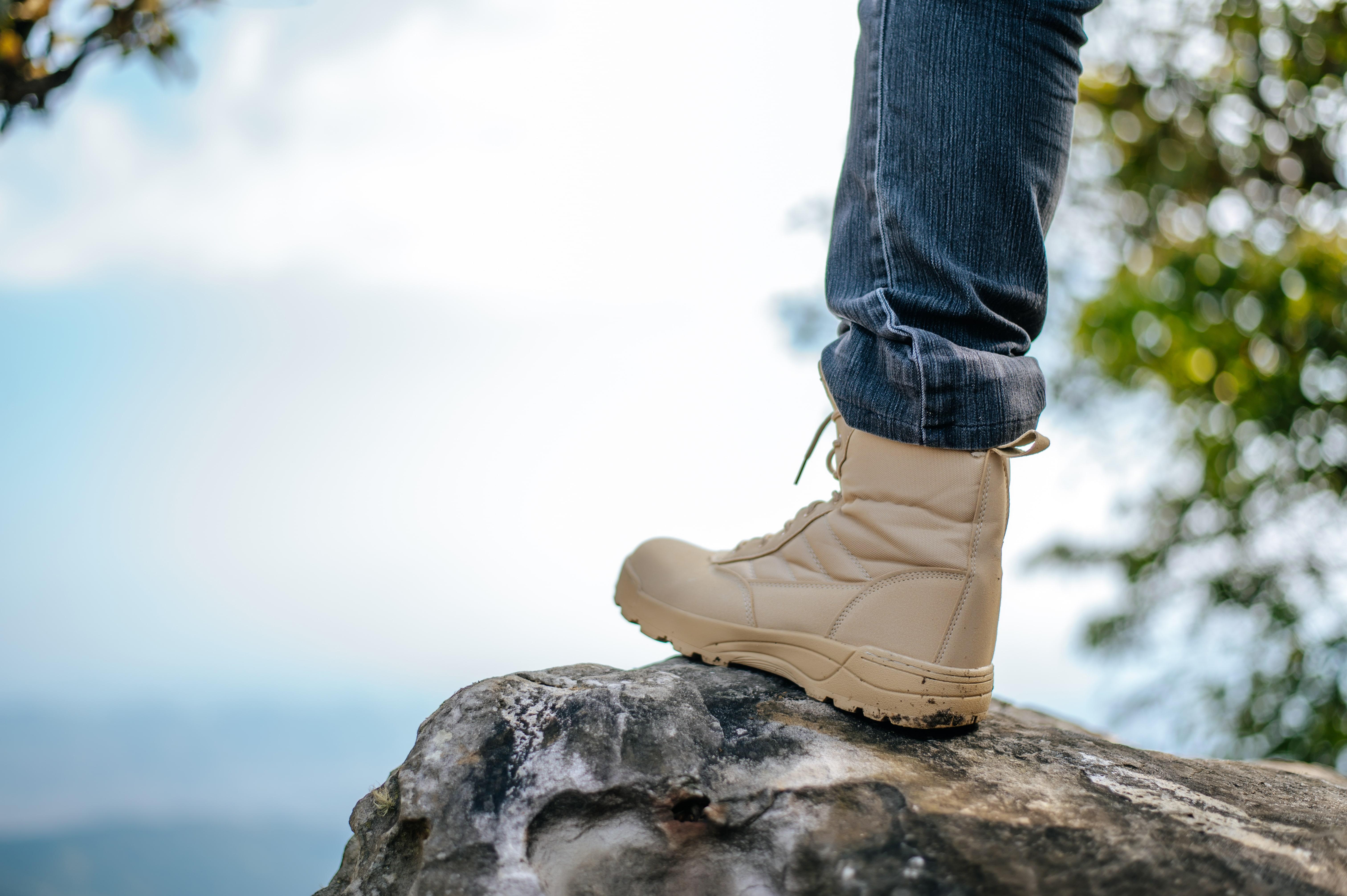 How to Wear Army Boots with Jeans: 5 Creative Ideas