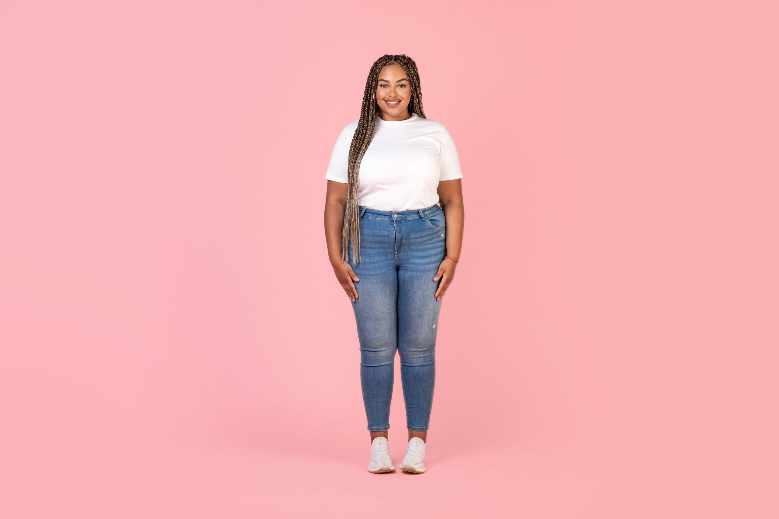 7 Ways to Wear the Classic Denim Jeans for Curvy Figures.