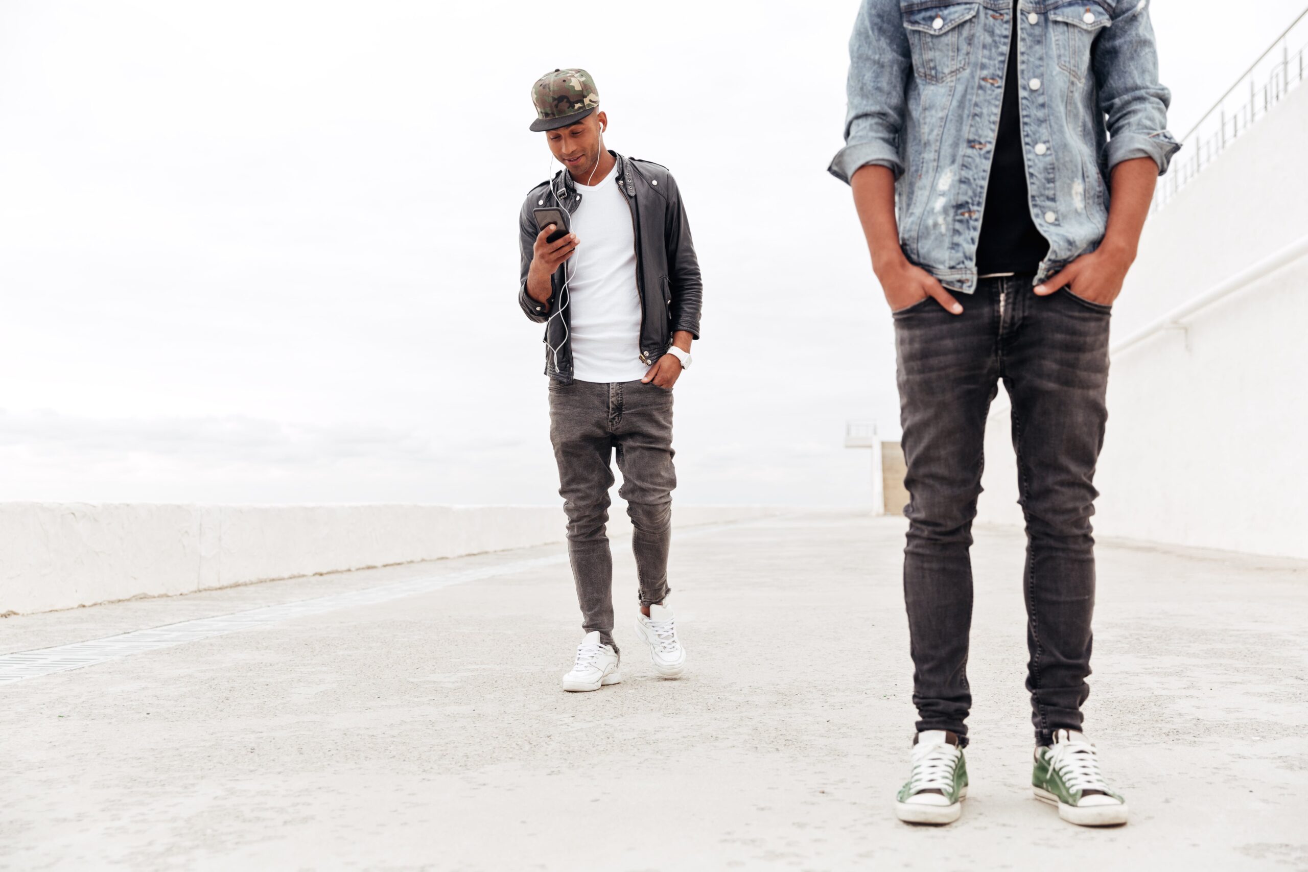 Why Are Skinny Jeans so Popular for Guys: Understanding the Trend