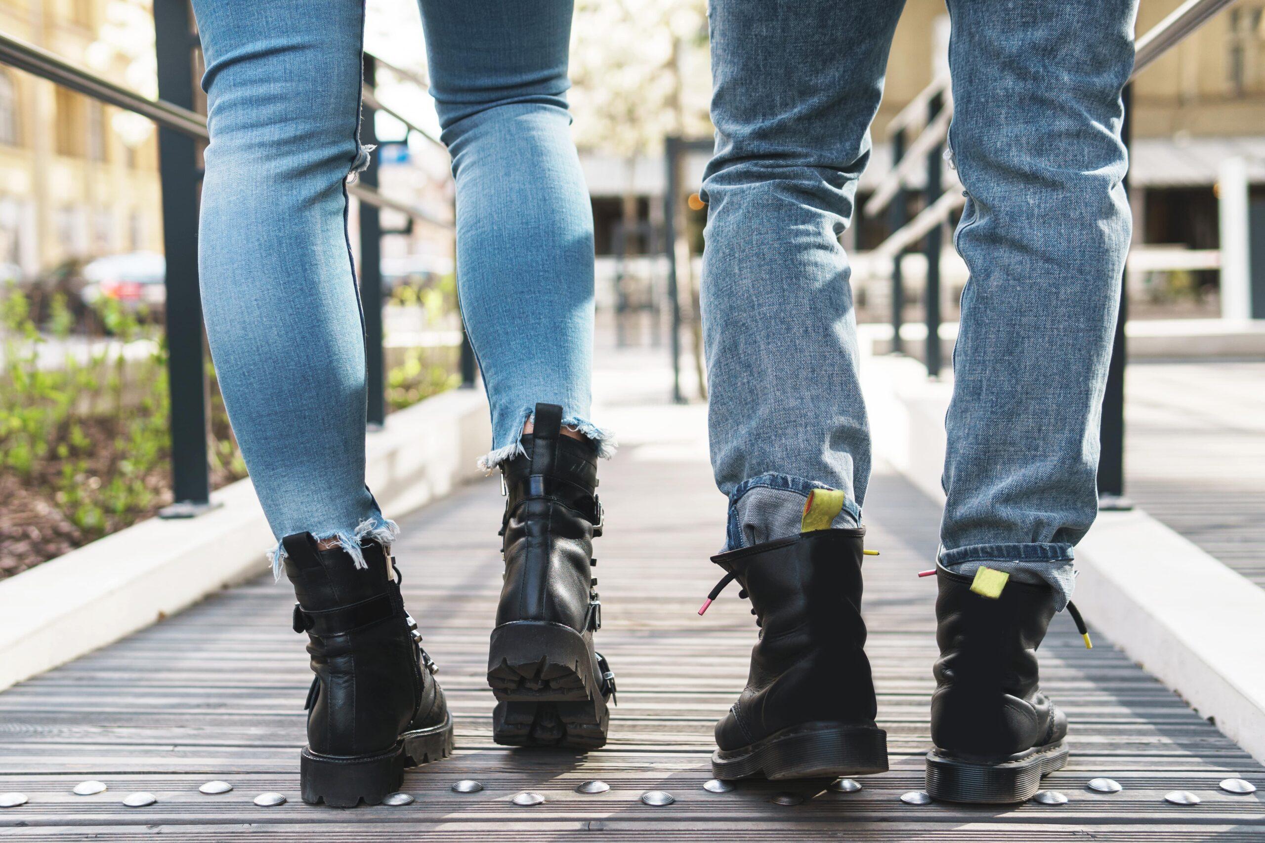 How to Wear Black Boots with Jeans: 8 Amazing Outfit Ideas